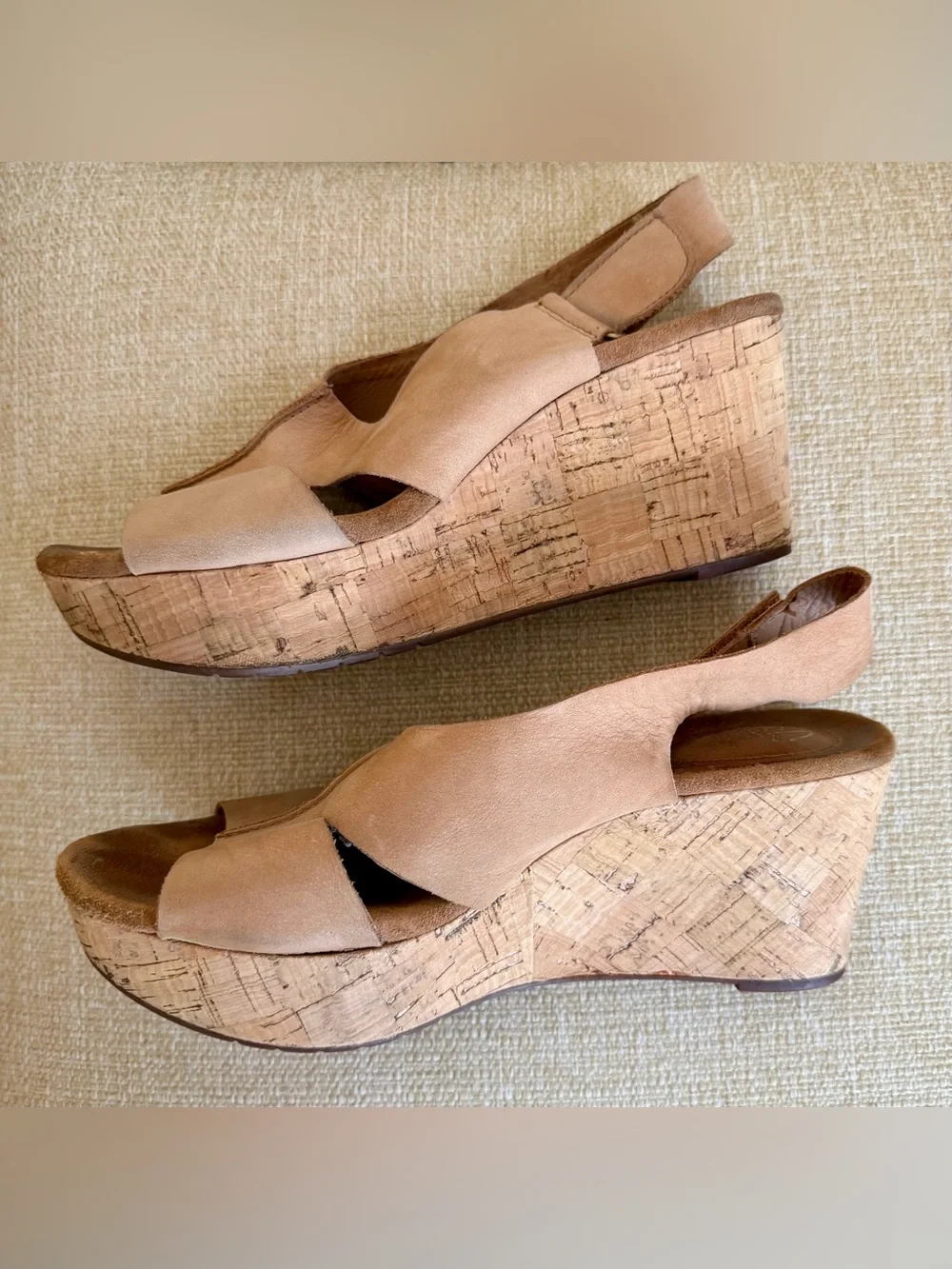 Clark’s Artisan Women’s Beige Tan Nude Leather Suede Cork Wedge Sandals 9M